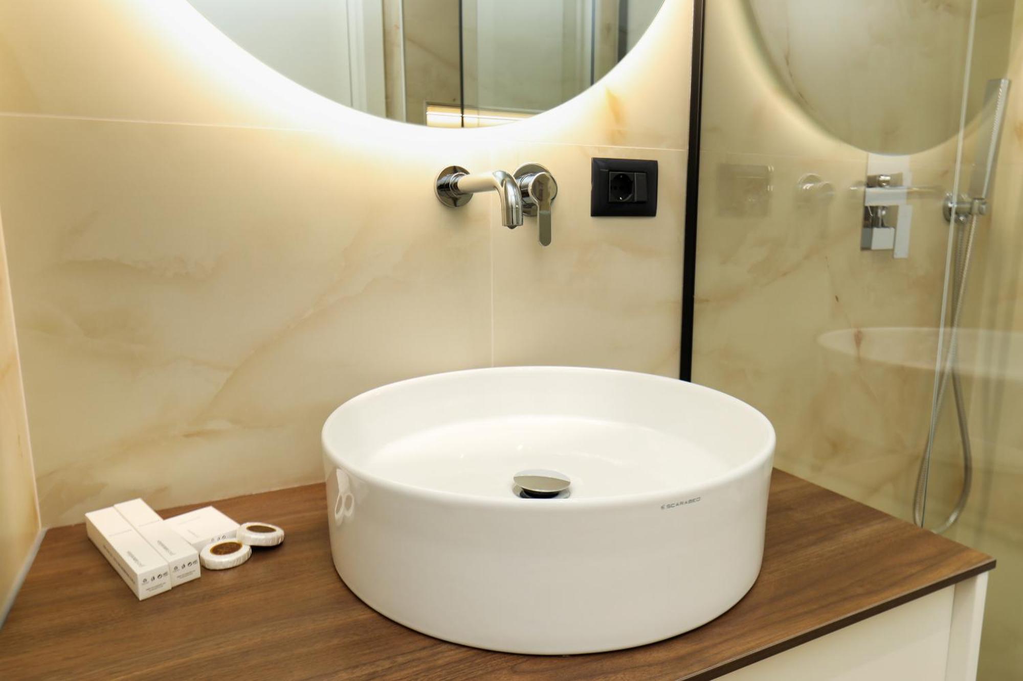Hotel Adore Vlorë 외부 사진