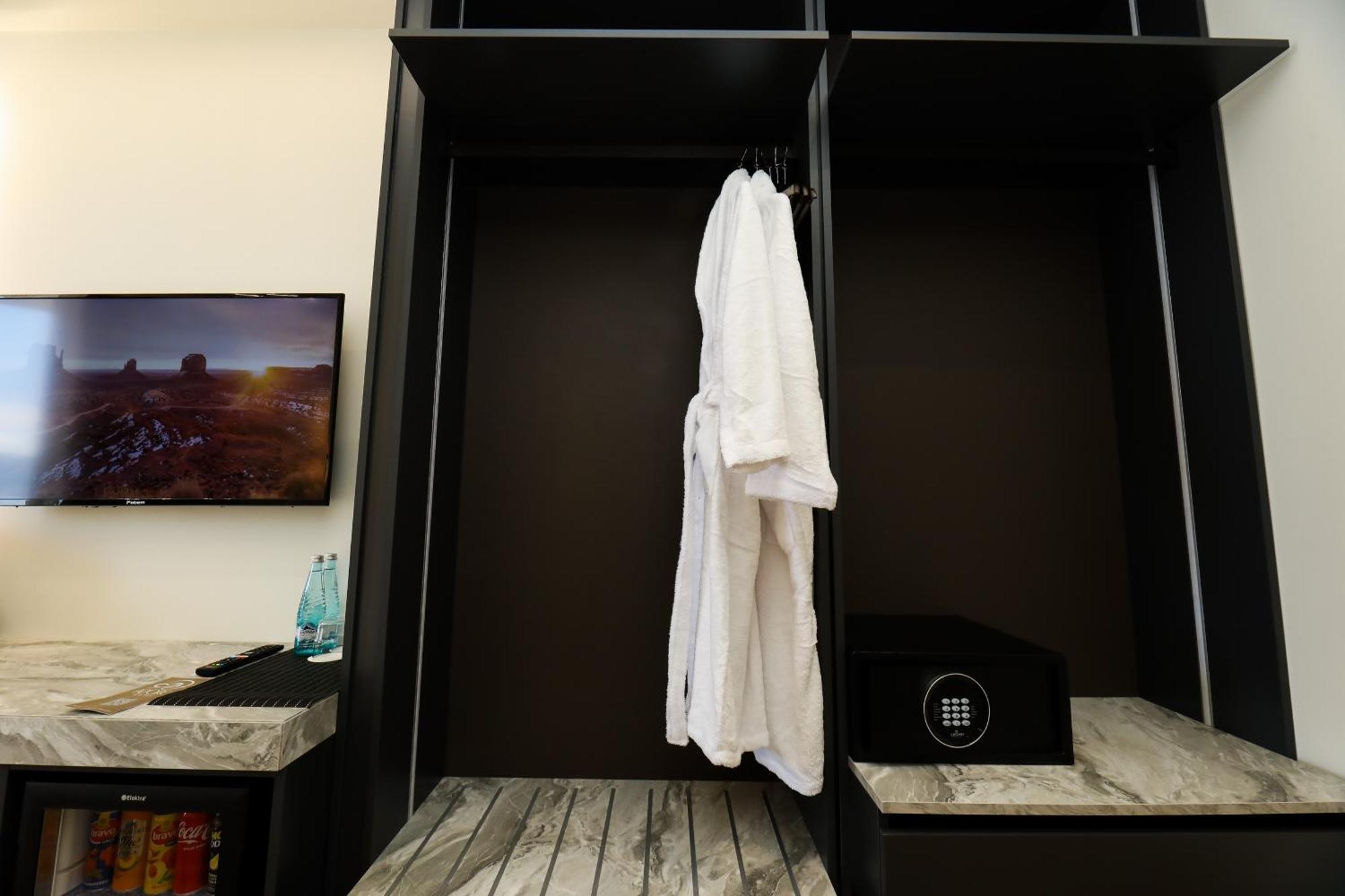 Hotel Adore Vlorë 외부 사진