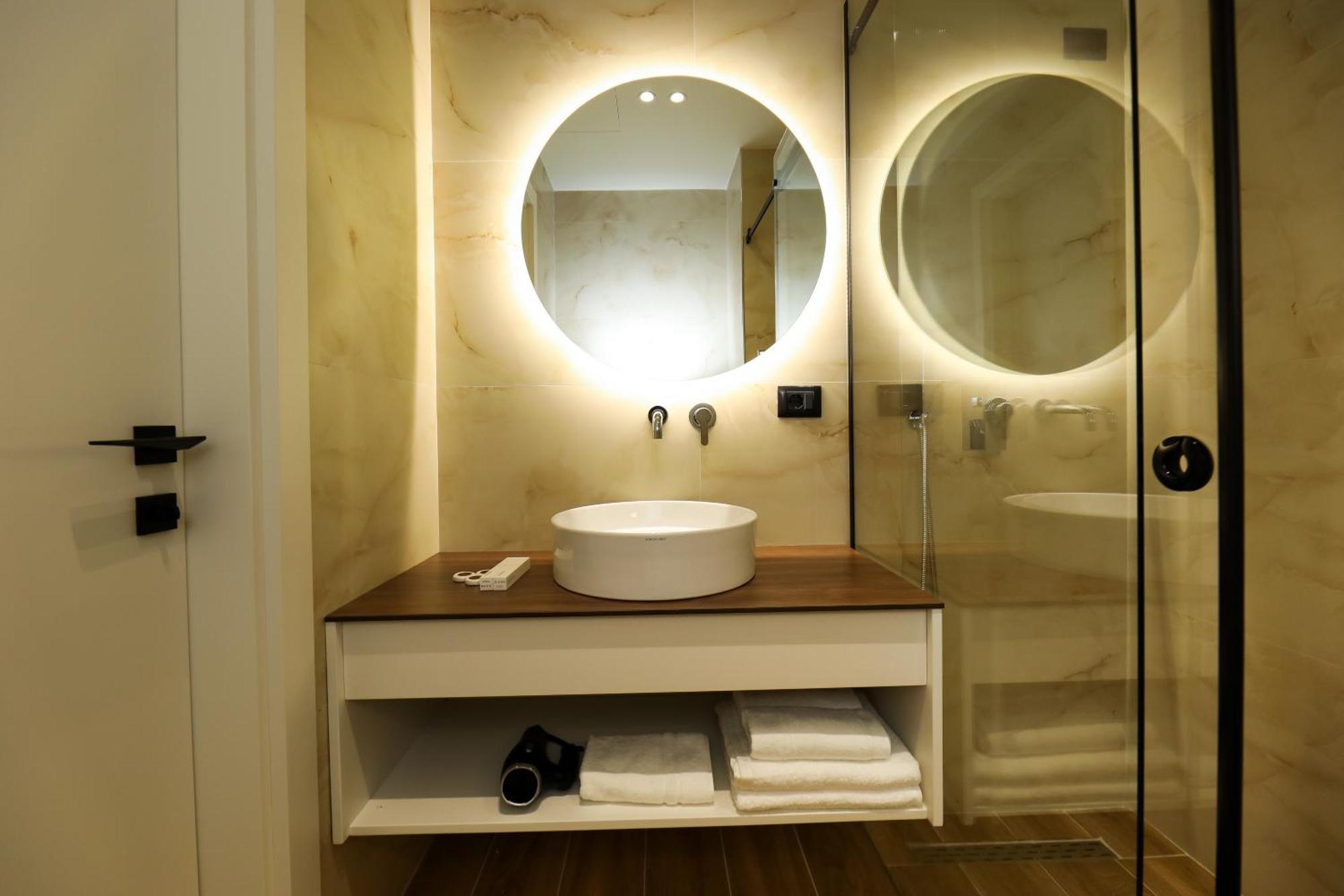 Hotel Adore Vlorë 외부 사진