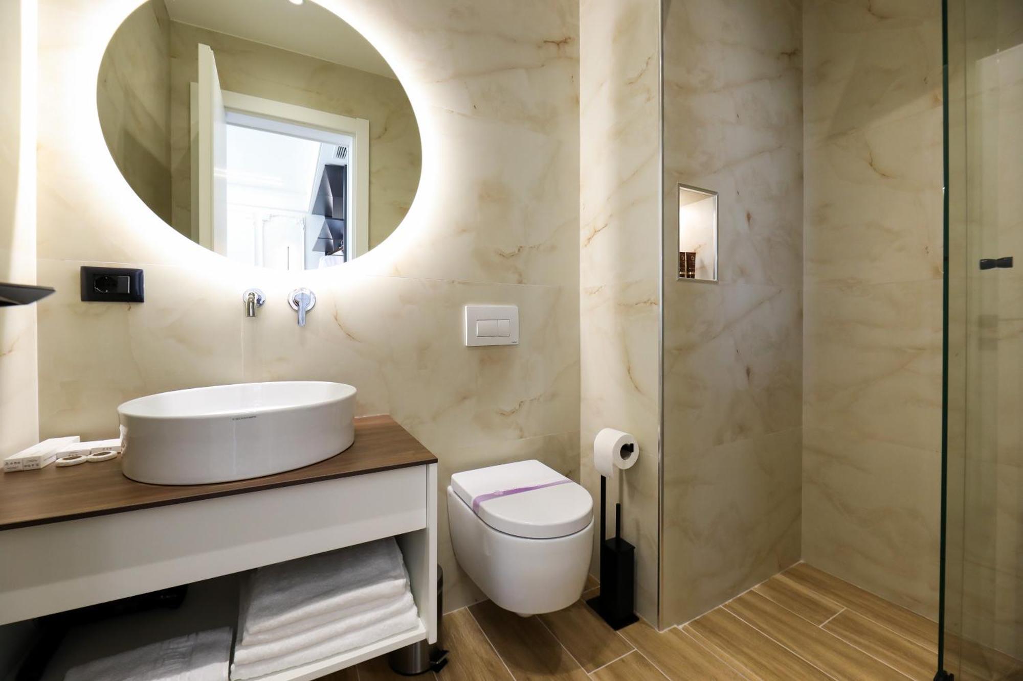 Hotel Adore Vlorë 외부 사진