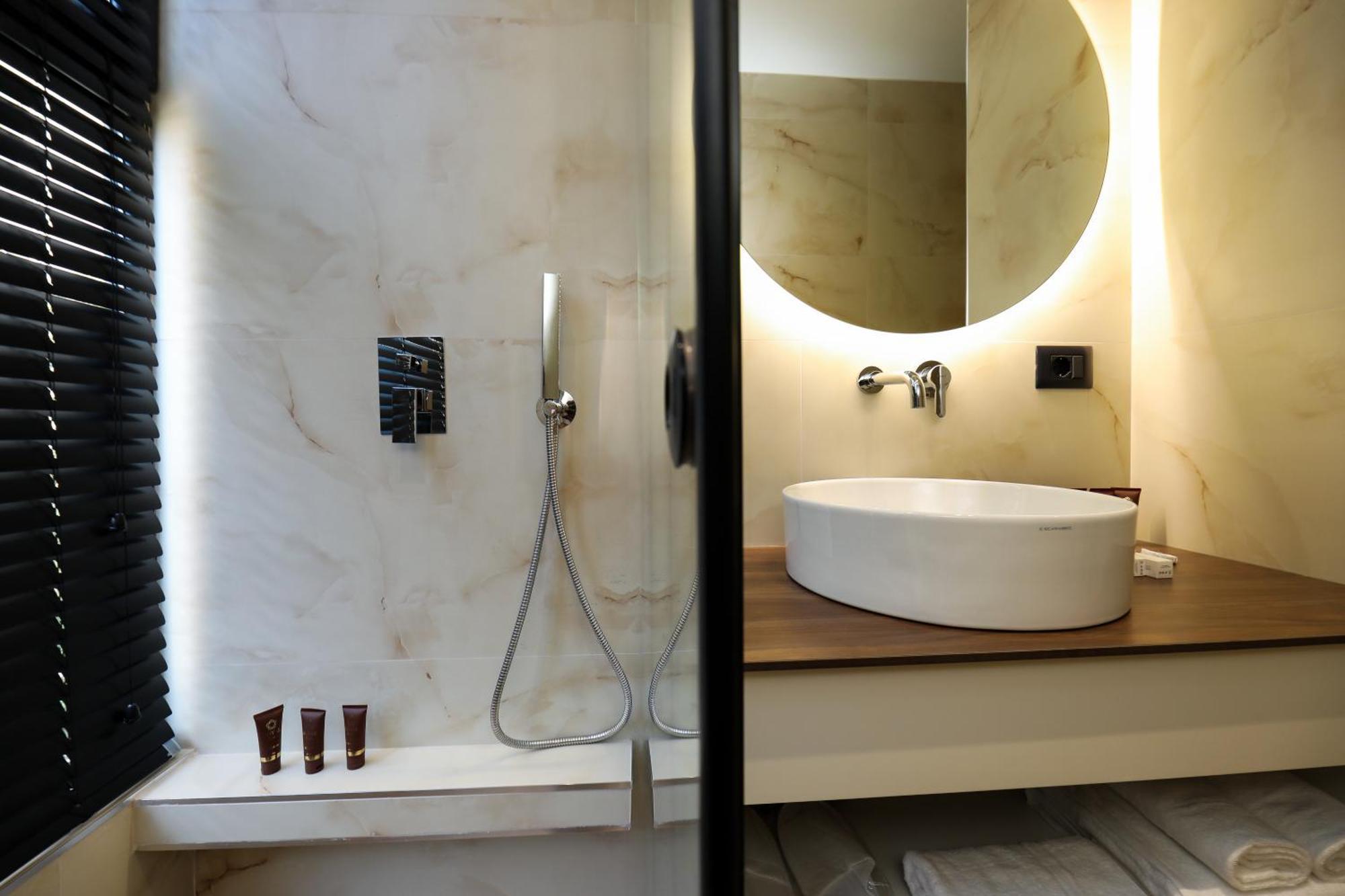 Hotel Adore Vlorë 외부 사진